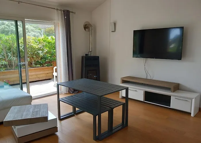 アパート Cosy Cocoon With Balcony Close To The Sea *