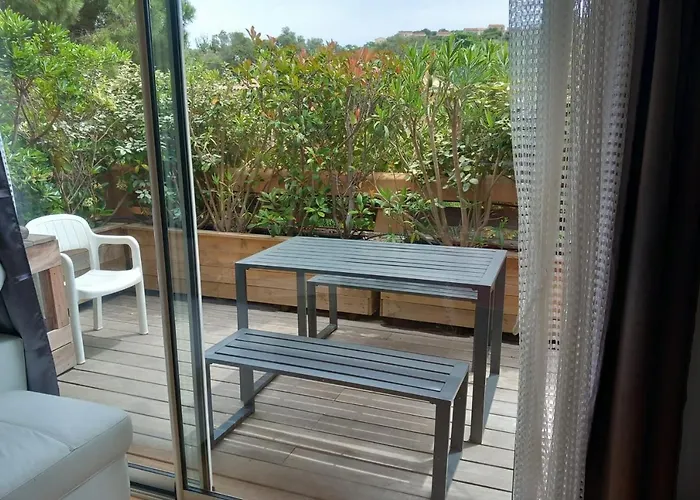 Cosy Cocoon With Balcony Close To The Sea ポルトヴェッキオ